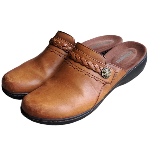 Clarks women's leather slides. - Picture 3 of 6